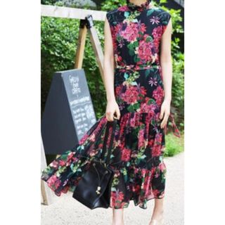 アメリヴィンテージ(Ameri VINTAGE)のAMERI ARIANNA TIERED DRESS(ロングワンピース/マキシワンピース)