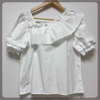 グレイル(GRL)の【美品】 グレイル GRL アシンメトリーフリルブラウス ブラウス ホワイト M(シャツ/ブラウス(半袖/袖なし))