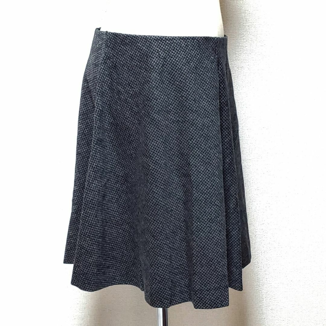 UNIQLO(ユニクロ)のUNIQLO ユニクロ WOMEN ニット フレア スカート グレー サイズXL レディースのスカート(ひざ丈スカート)の商品写真