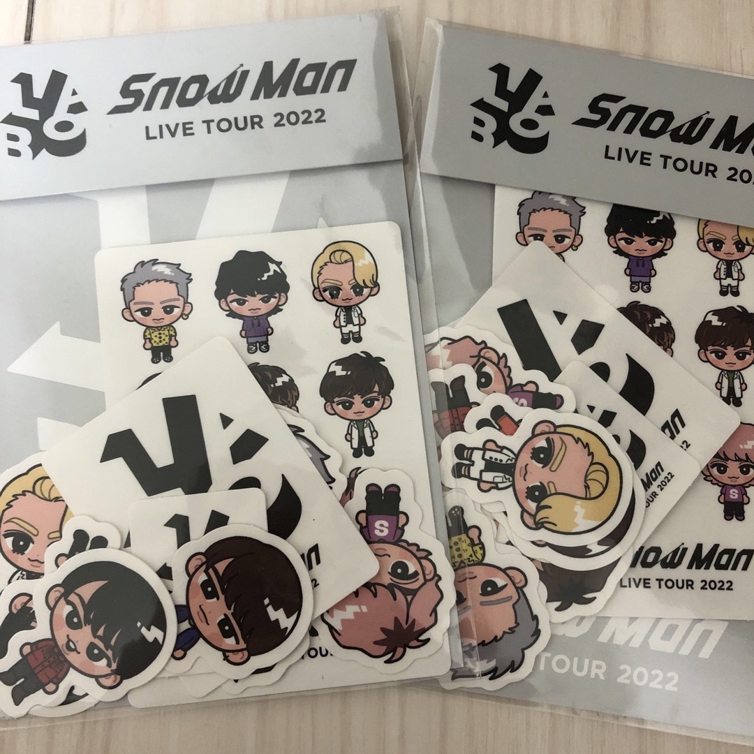 ステッカー Snow Man LIVE TOUR 2022 12枚×2セット エンタメ/ホビーのコレクション(その他)の商品写真