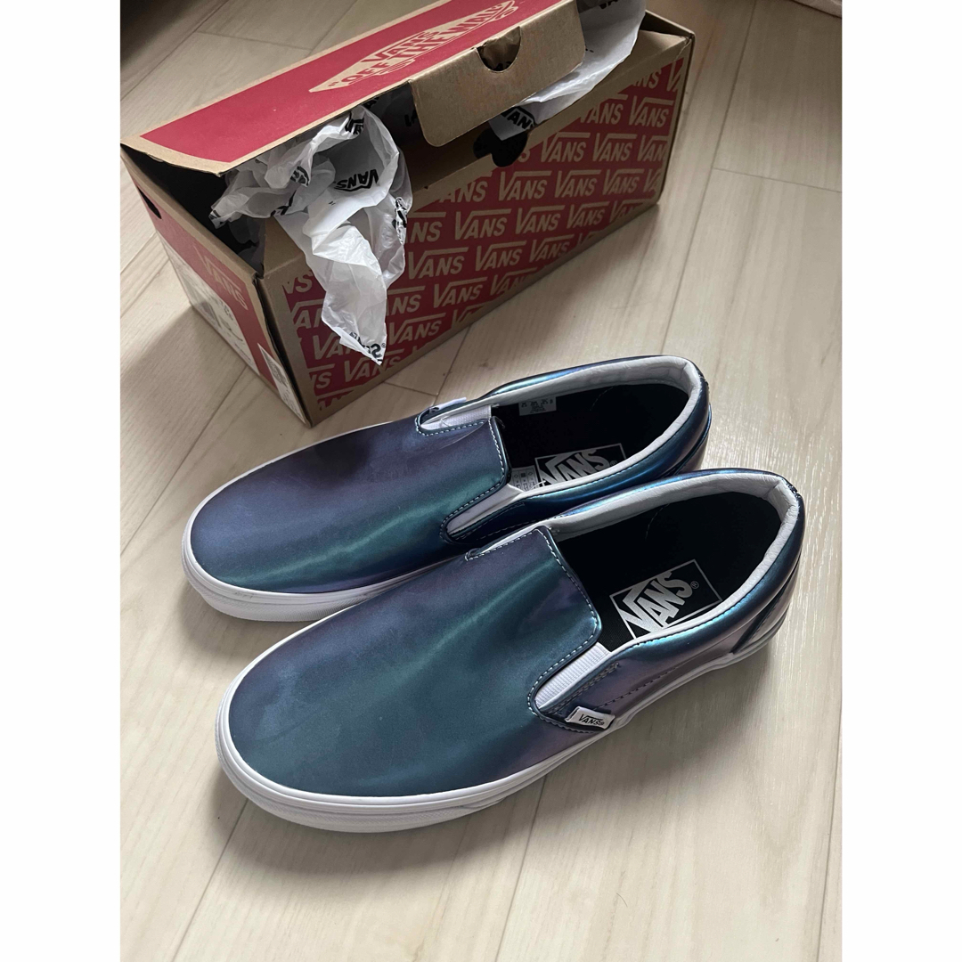 VANS(ヴァンズ)の未使用　vans バンズ　スリッポン  パテントレザー　ブルー　デッキシューズ メンズの靴/シューズ(スリッポン/モカシン)の商品写真