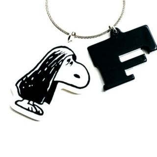 スヌーピー(SNOOPY)の新品　スヌーピー　イニシャルキーホルダーF　藤井風　スヌーピーミュージアム限定(キャラクターグッズ)