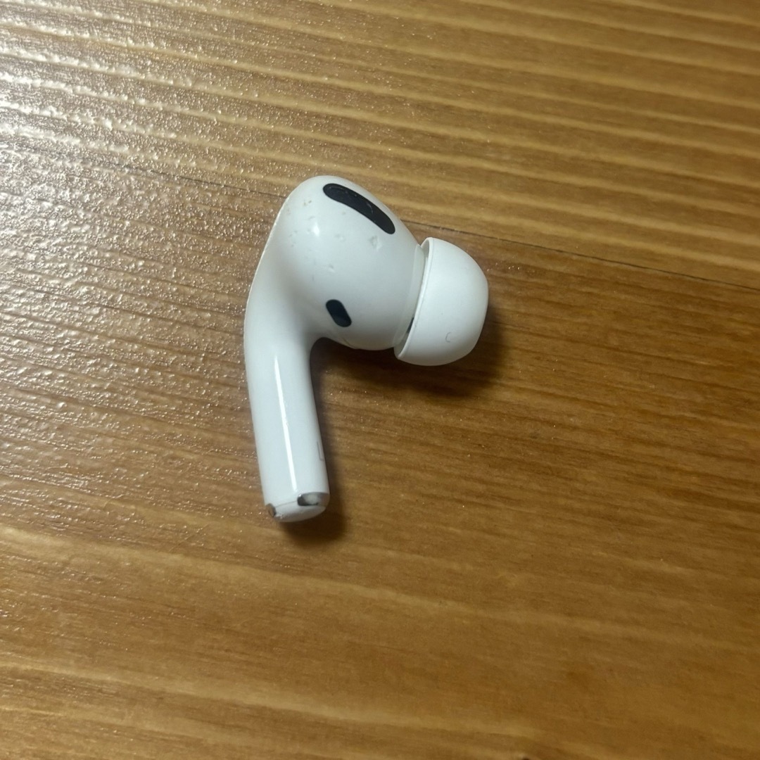 Airpods Pro 第1世代 左耳のみ スマホ/家電/カメラのオーディオ機器(ヘッドフォン/イヤフォン)の商品写真