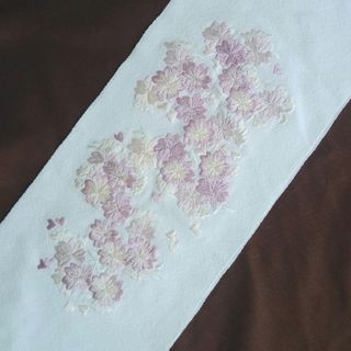 刺繍 半衿　縮緬(和装小物)