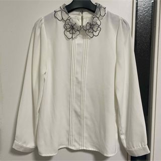 トッコクローゼット(TOCCO closet)のtocco closet フラワー襟ブラウス(シャツ/ブラウス(長袖/七分))