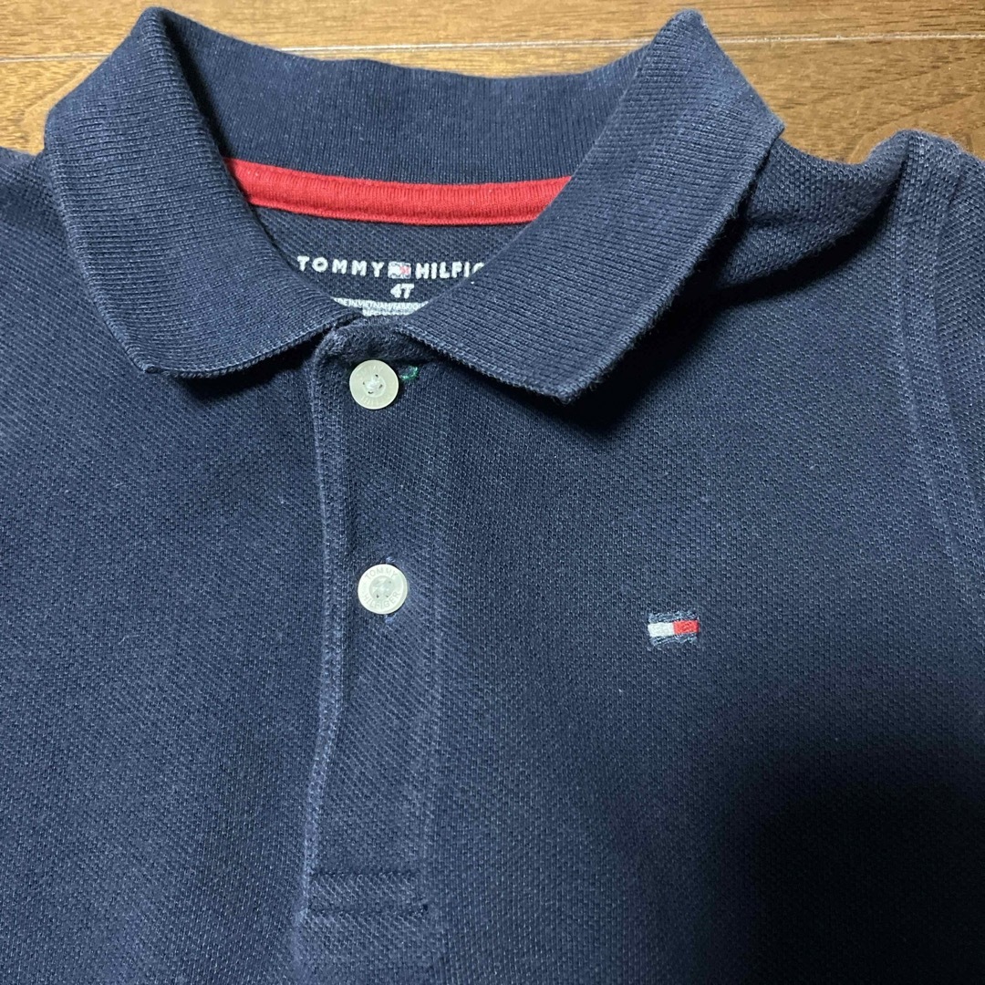 TOMMY HILFIGER(トミーヒルフィガー)のトミーフィルフィガー　ネイビー　ポロシャツ キッズ/ベビー/マタニティのキッズ服男の子用(90cm~)(Tシャツ/カットソー)の商品写真