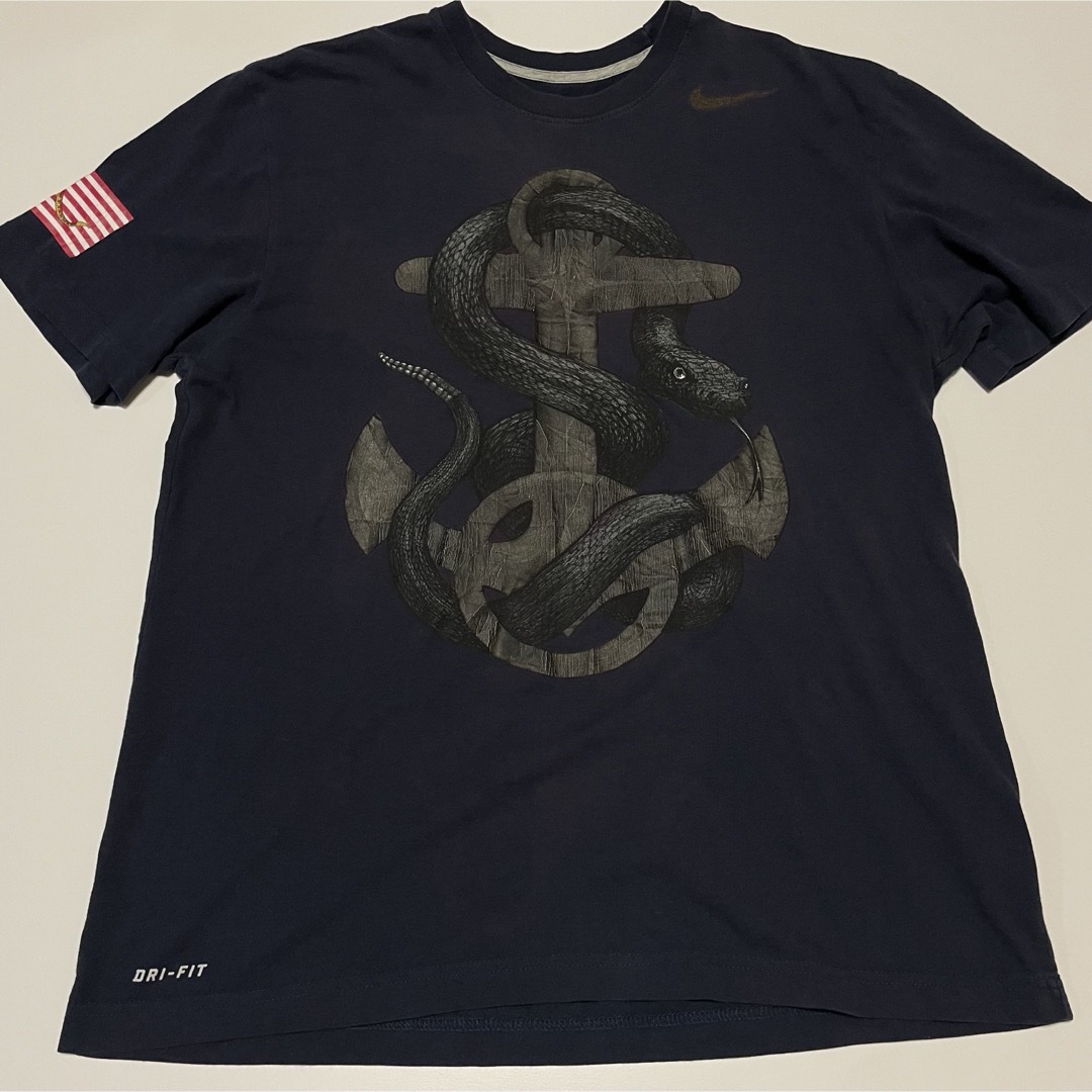 NIKE(ナイキ)のNIKE U.S.NAVY スネークTシャツ メンズのトップス(Tシャツ/カットソー(半袖/袖なし))の商品写真