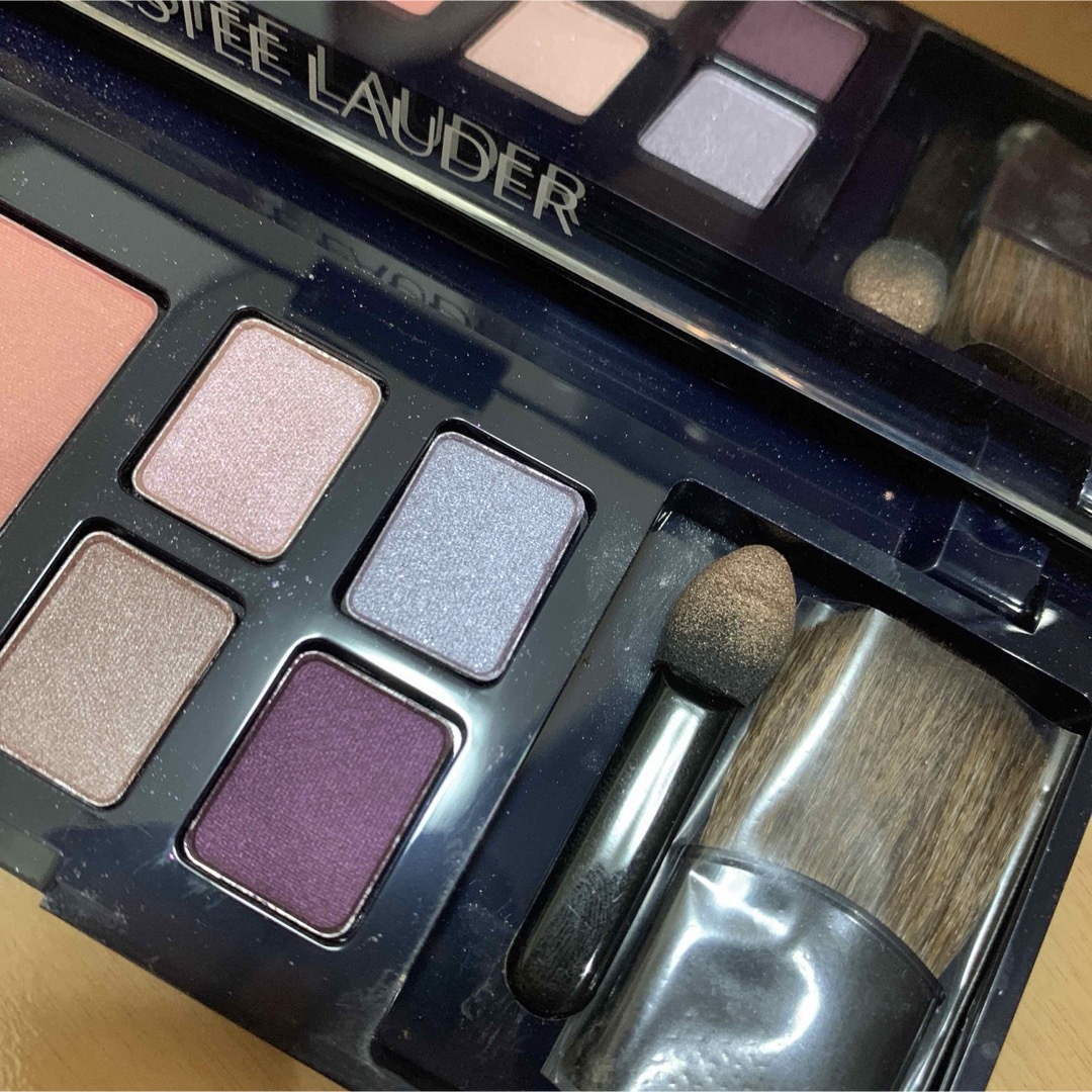 Estee Lauder(エスティローダー)のエスティーローダー　アイシャドウ　ブラッシュ　パレット コスメ/美容のベースメイク/化粧品(アイシャドウ)の商品写真