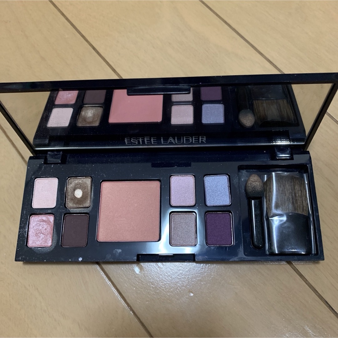 Estee Lauder(エスティローダー)のエスティーローダー　アイシャドウ　ブラッシュ　パレット コスメ/美容のベースメイク/化粧品(アイシャドウ)の商品写真