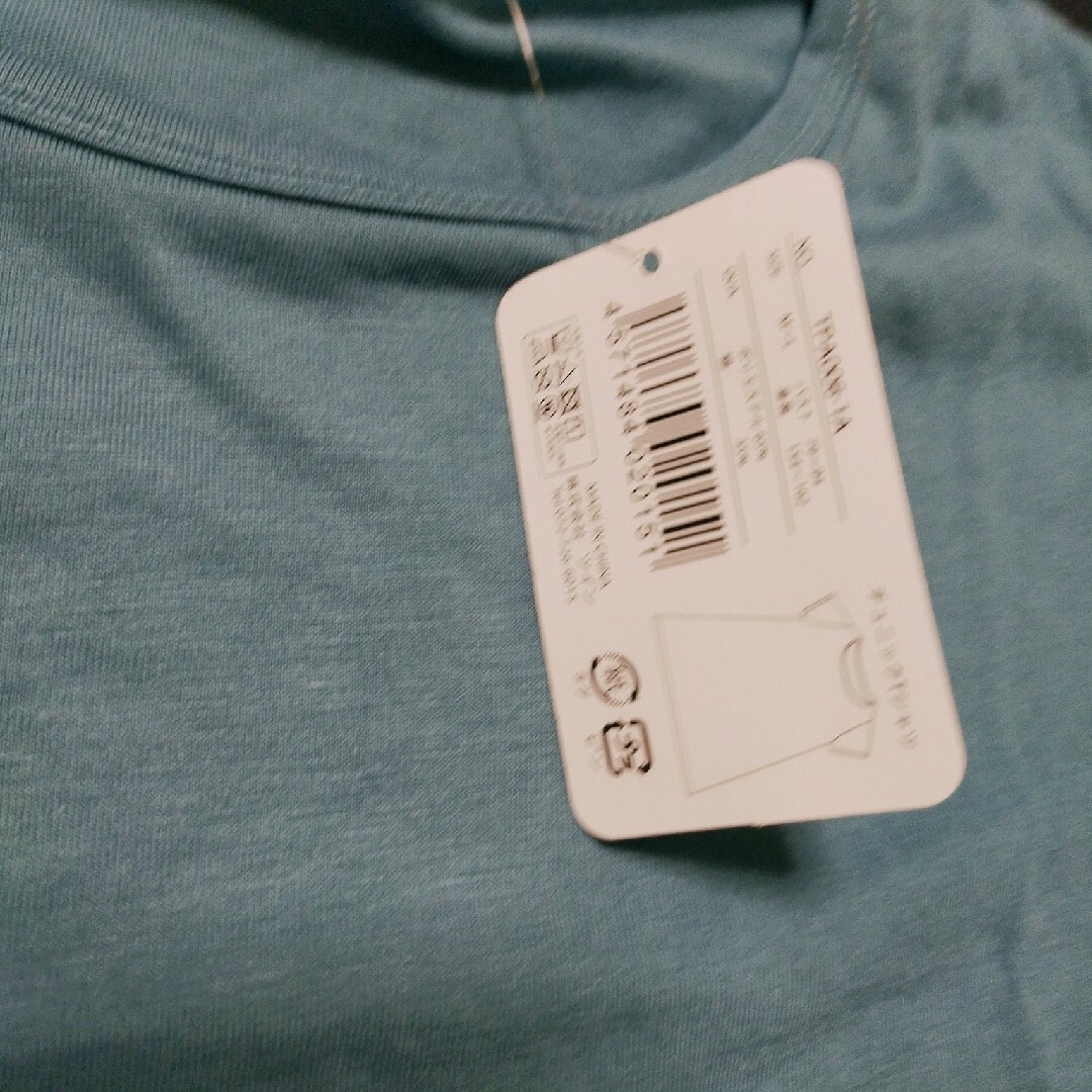 モスグリーン 緑色  Tシャツ パンダ パンダ柄 レディースのトップス(Tシャツ(半袖/袖なし))の商品写真