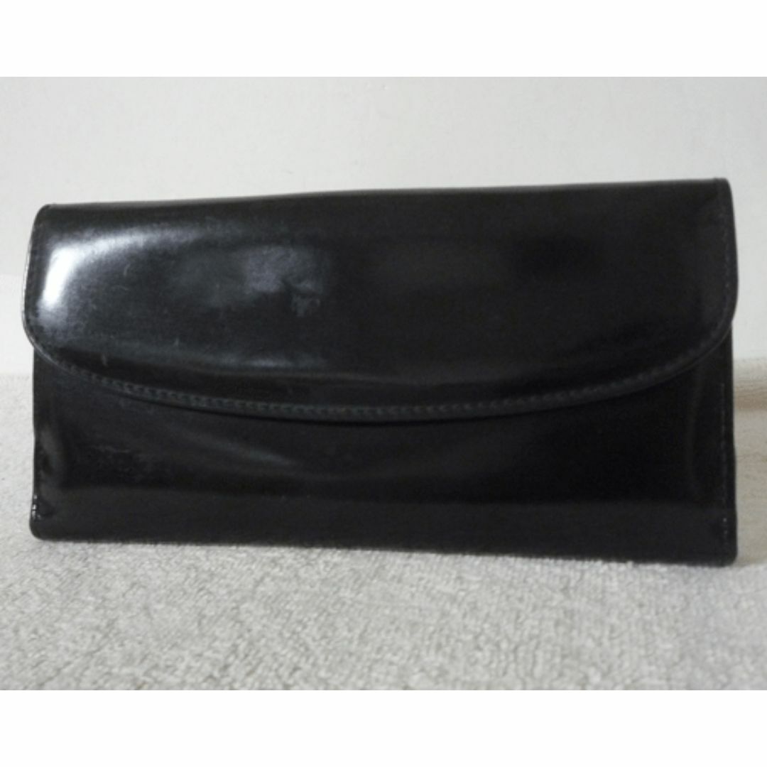 Gucci(グッチ)のグッチ　エナメル　ブラック　黒　Gロゴ金具クリップ　長財布　ロングウォレット レディースのファッション小物(財布)の商品写真