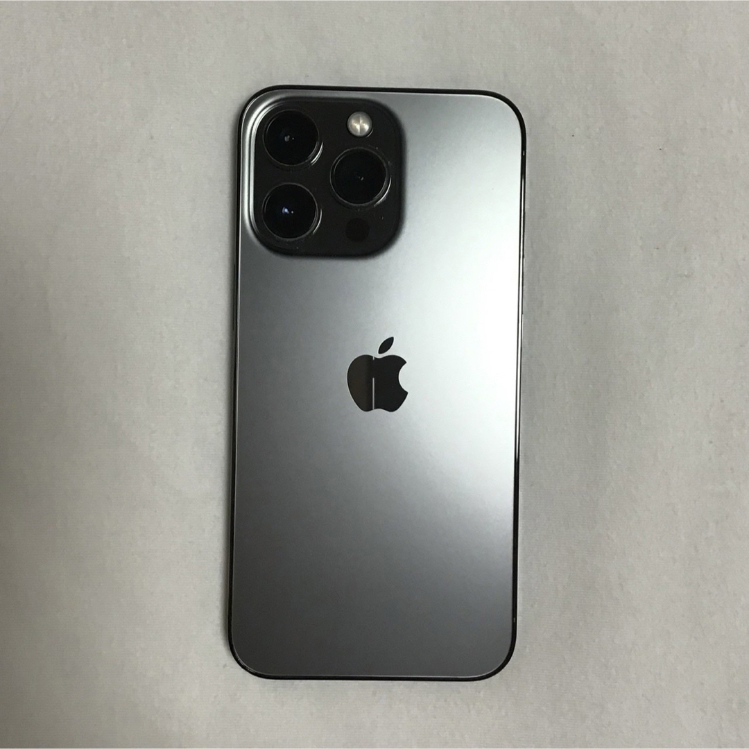 Apple(アップル)のiPhone13pro グラファイト　128GB 美品 スマホ/家電/カメラのスマートフォン/携帯電話(スマートフォン本体)の商品写真