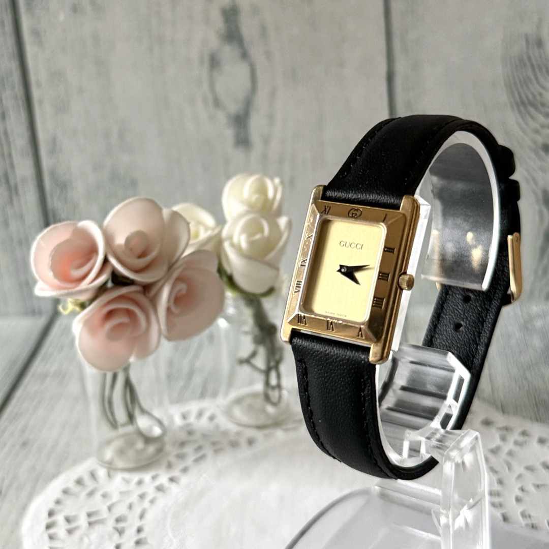 Gucci(グッチ)の【電池交換済】GUCCI グッチ 腕時計 4200L スクエア ゴールド レディースのファッション小物(腕時計)の商品写真