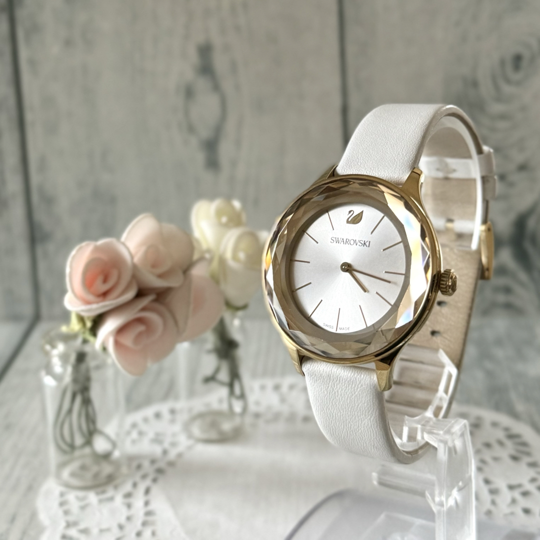 SWAROVSKI(スワロフスキー)の【希少】Swarovski  スワロフスキー 腕時計クリスタル オクテア ノヴァ レディースのファッション小物(腕時計)の商品写真