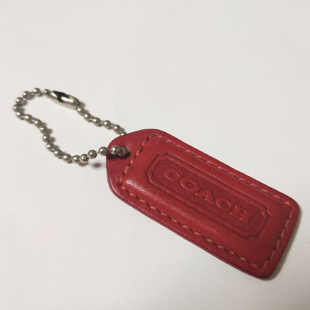 赤色 バッグチャーム COACH レザー チャーム タグ キーホルダー コーチ レディースのファッション小物(キーホルダー)の商品写真