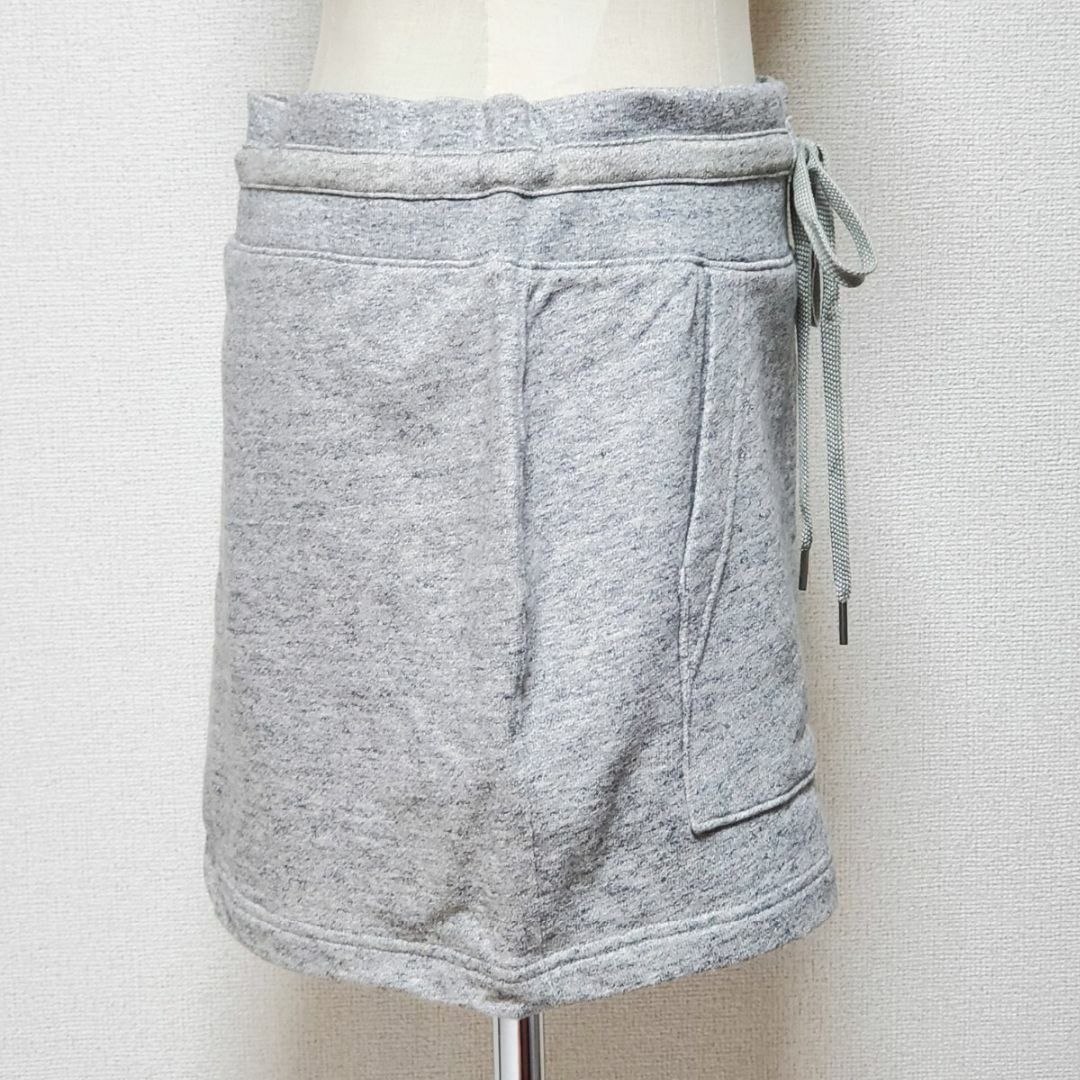 UNIQLO(ユニクロ)のUNIQLO ユニクロ WOMEN アーバン スウェット スカート グレー サイ レディースのスカート(ミニスカート)の商品写真