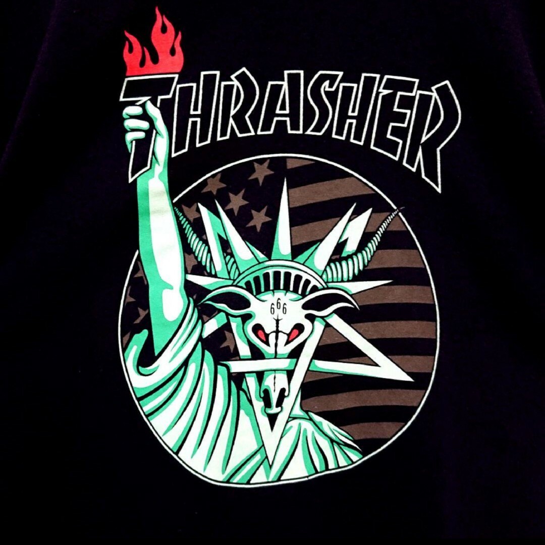 THRASHER(スラッシャー)のスラッシャー フロント 自由の女神 プリント ロゴ ネイビー 半袖 Tシャツ メンズのトップス(Tシャツ/カットソー(半袖/袖なし))の商品写真