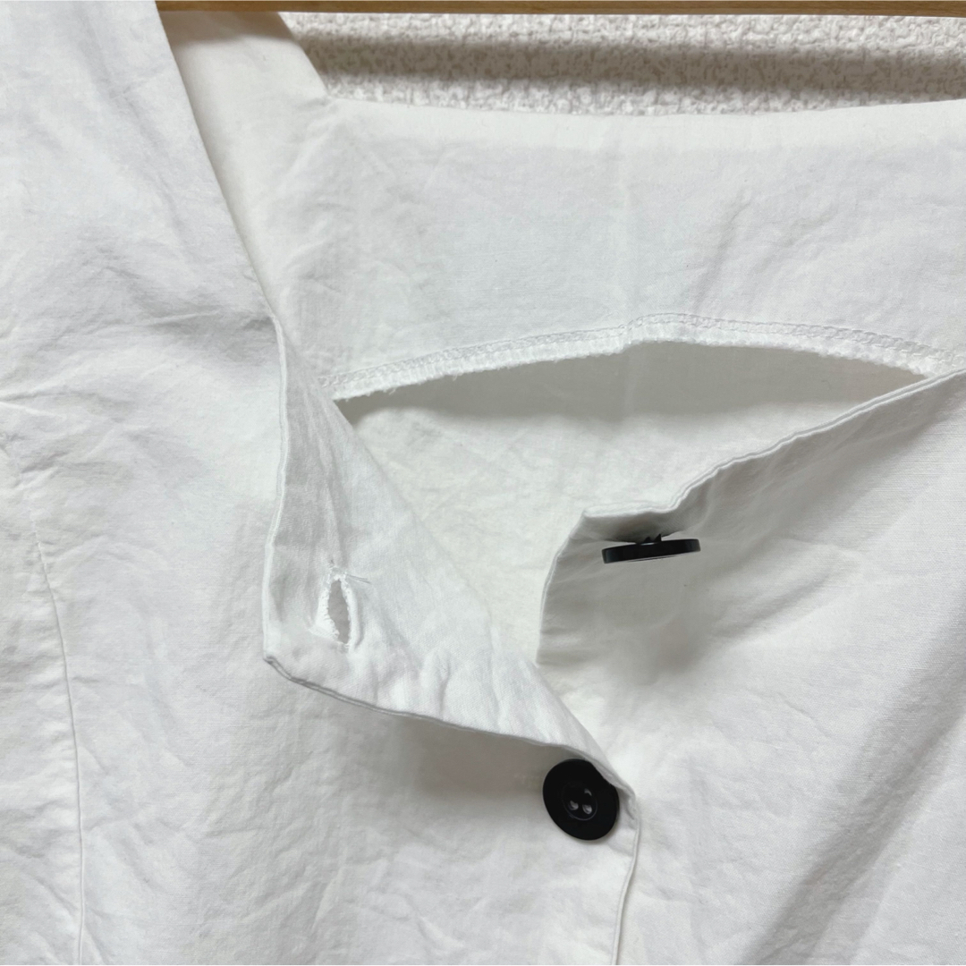 GRL(グレイル)のグレイル GRL フリルスリーブフロントボタンブラウス ホワイト ブラウス M レディースのトップス(シャツ/ブラウス(半袖/袖なし))の商品写真