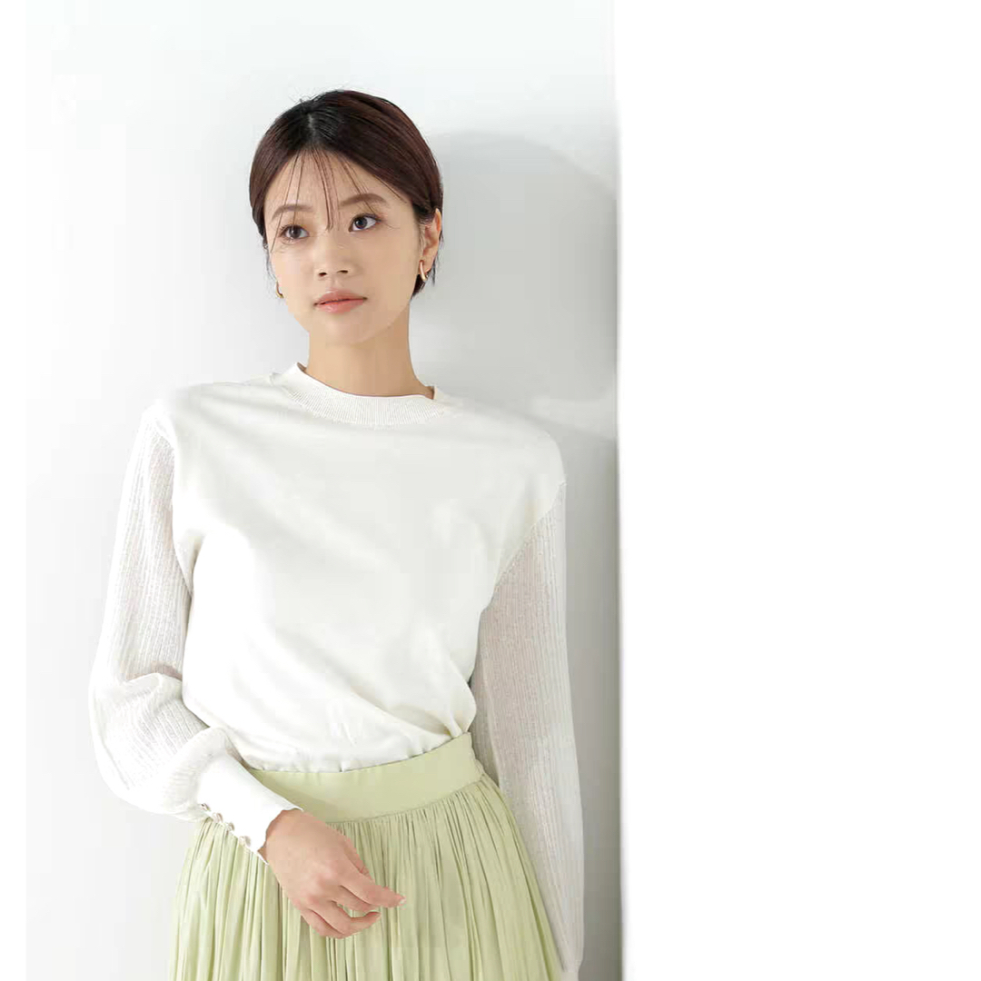 NATURAL BEAUTY BASIC(ナチュラルビューティーベーシック)のシアースリーブモックネックニット レディースのトップス(Tシャツ(長袖/七分))の商品写真