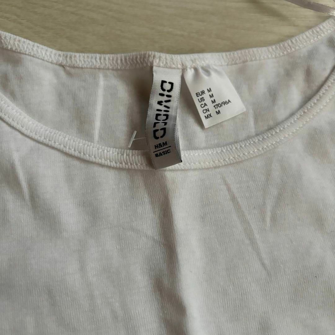 H&M 半袖　Tシャツ ショート丈　レディース　ホワイト　Mサイズ　新品未使用 レディースのトップス(Tシャツ(半袖/袖なし))の商品写真