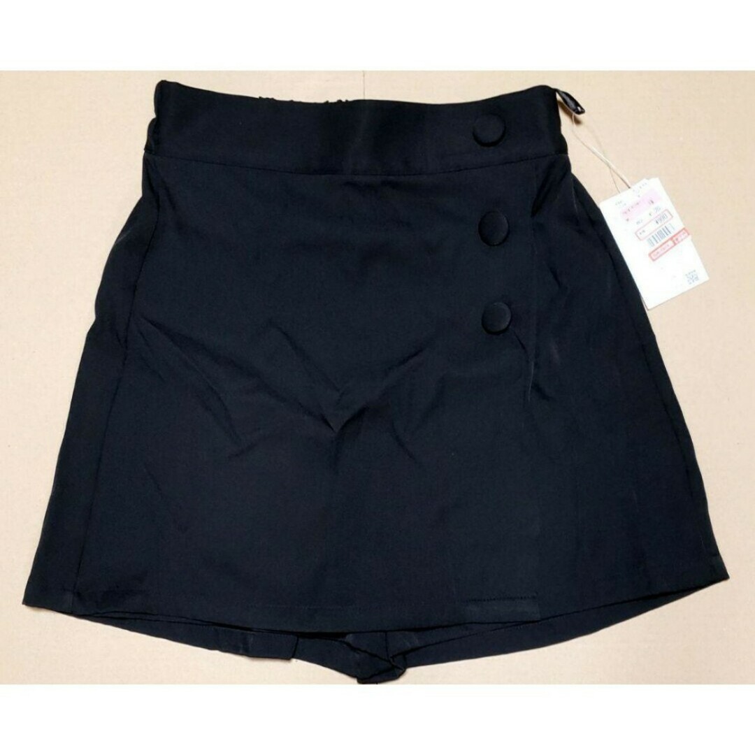 しまむら(シマムラ)のしまむら Helm くるみボタン スカパン ブラック レディースのスカート(ミニスカート)の商品写真