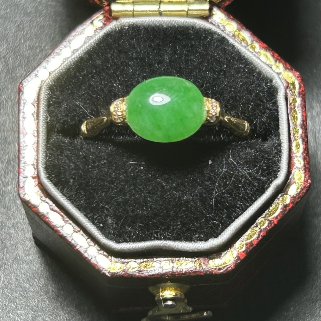 本翡翠指輪　リング　ミャンマー産　k18 陽緑　可愛い竹模様 レディースのアクセサリー(リング(指輪))の商品写真