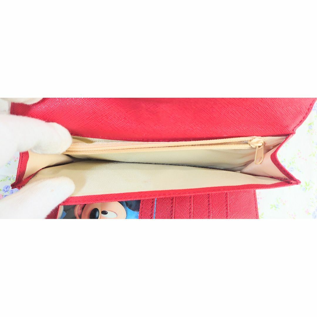 Disney(ディズニー)の[長財布]Disneyミッキーマウス　オシャレな赤色の革製折り畳み長財布 レディースのファッション小物(財布)の商品写真