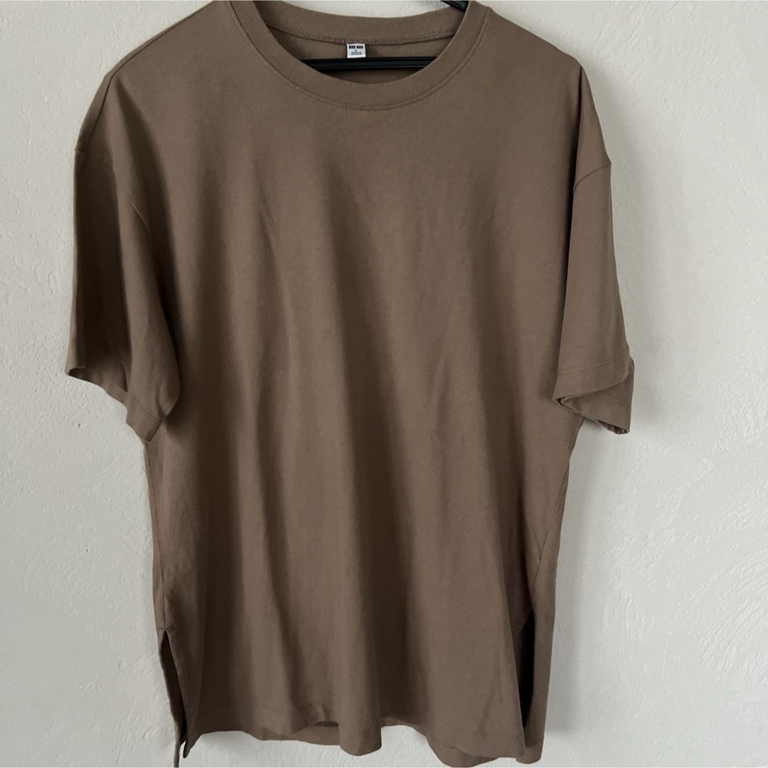 UNIQLO(ユニクロ)のユニクロ　サイドスリット　Tシャツ　Lサイズ レディースのトップス(Tシャツ(半袖/袖なし))の商品写真
