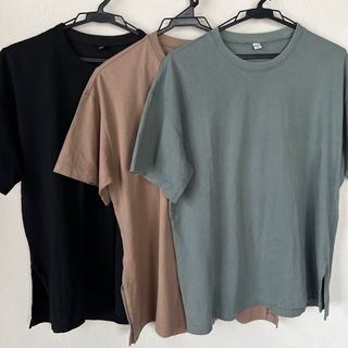 ユニクロ(UNIQLO)のユニクロ　サイドスリット　Tシャツ　Lサイズ(Tシャツ(半袖/袖なし))