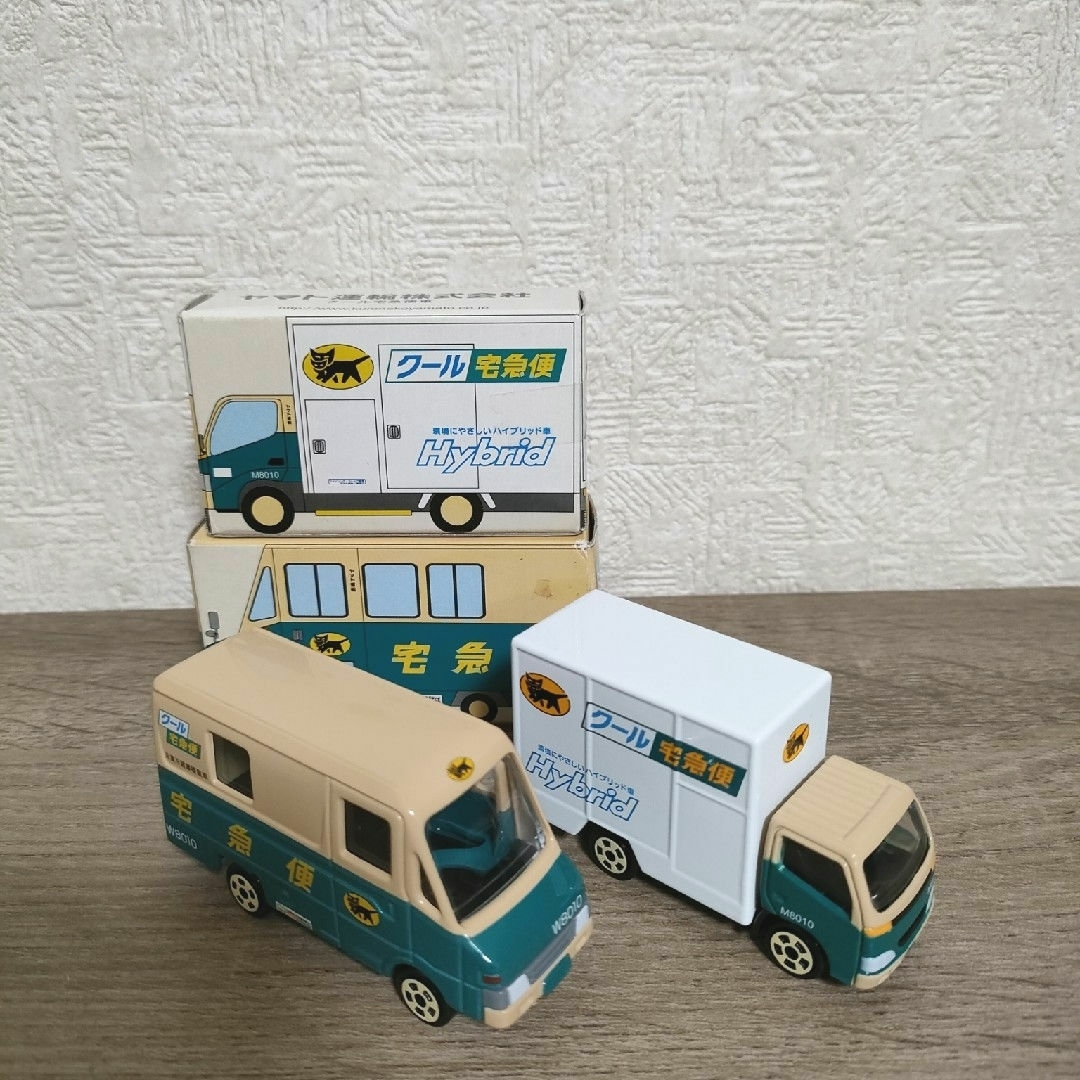 ヤマト運輸　ミニカー　２台【非売品】 エンタメ/ホビーのおもちゃ/ぬいぐるみ(ミニカー)の商品写真