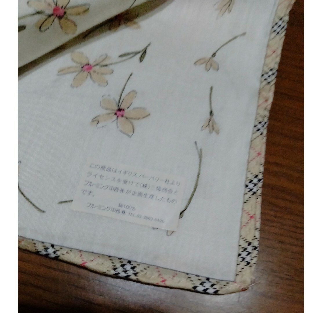 BURBERRY(バーバリー)の新品　BURBERRY ハンカチ　大判ハンカチ　バーバリー レディースのファッション小物(ハンカチ)の商品写真