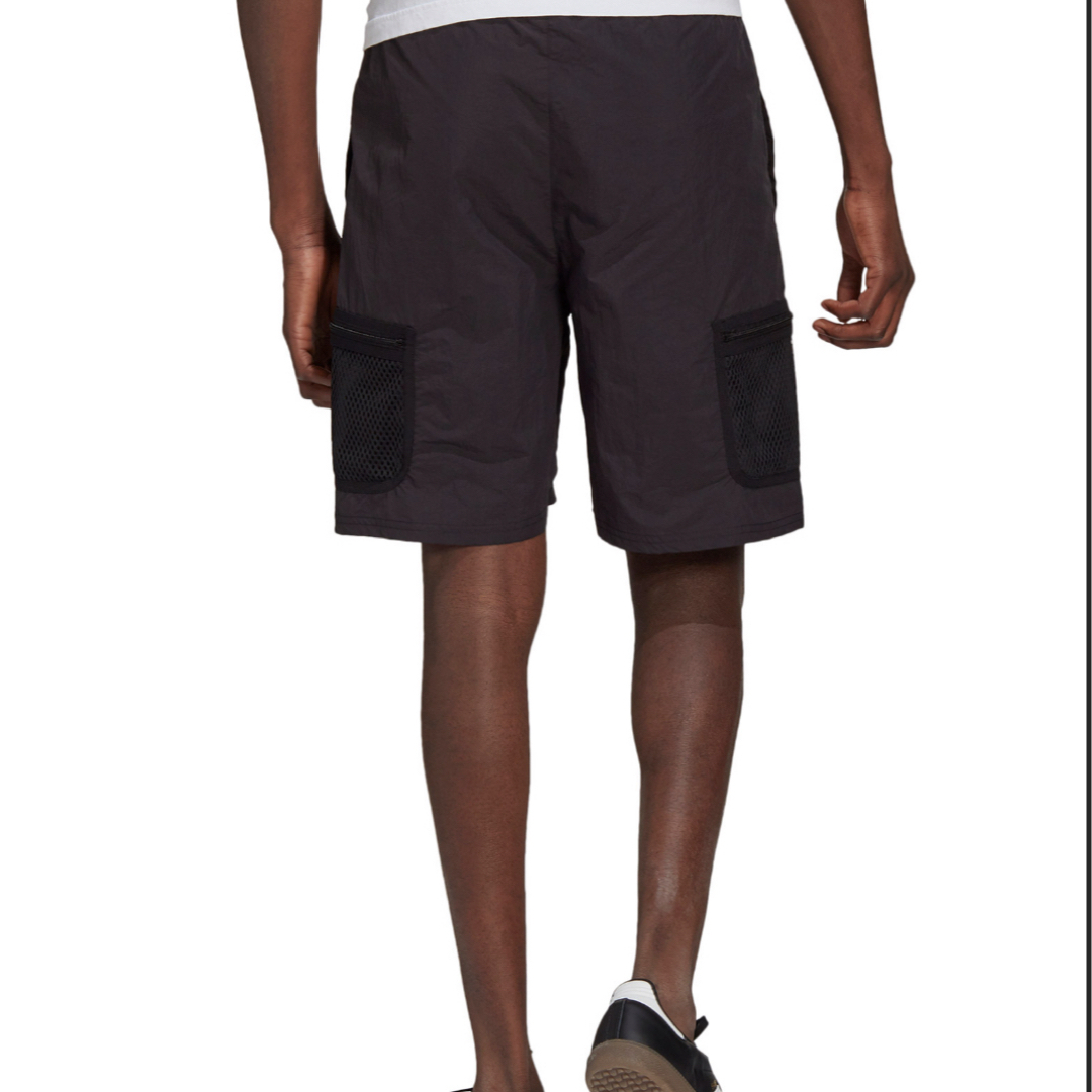 Originals（adidas）(オリジナルス)の新品　アディダス オリジナルス　ショートパンツ ADV WVN ウーブン　S メンズのパンツ(ショートパンツ)の商品写真