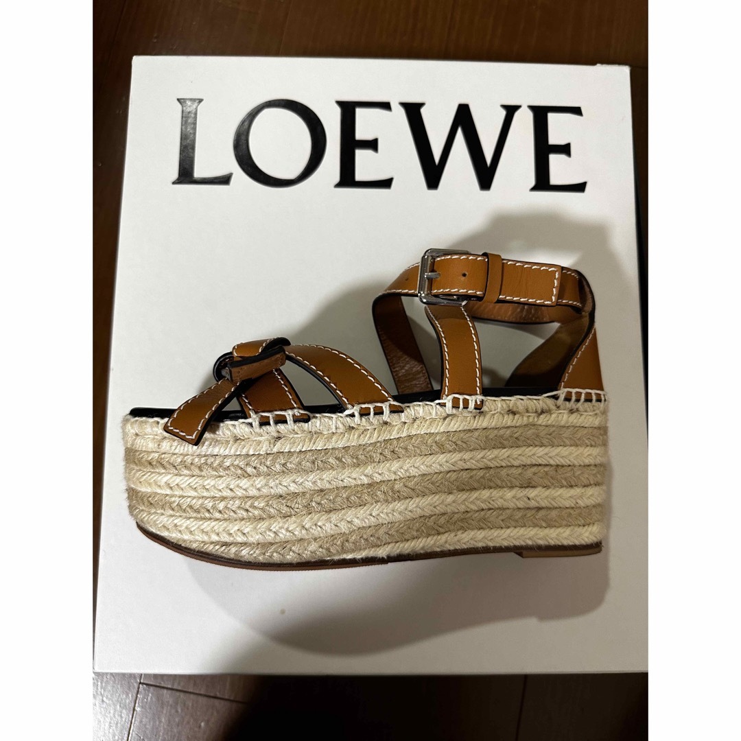 LOEWE(ロエベ)のLOEWE ロエベ　ゲートサンダル　ウェッジソール レディースの靴/シューズ(サンダル)の商品写真