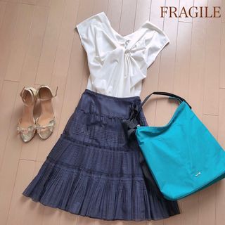 フラジール(FRAGILE)のFRAGILE 涼しげ❤︎綺麗❤︎夏のスカート 紺 アルアバイル アンタイトル(ひざ丈スカート)