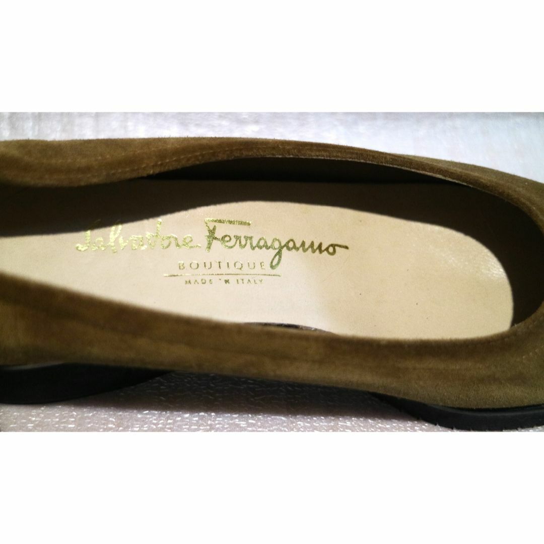 Salvatore Ferragamo(サルヴァトーレフェラガモ)のサルヴァトーレフェラガモ　バックスキン　ローヒールシューズ　23.5cm レディースの靴/シューズ(ハイヒール/パンプス)の商品写真
