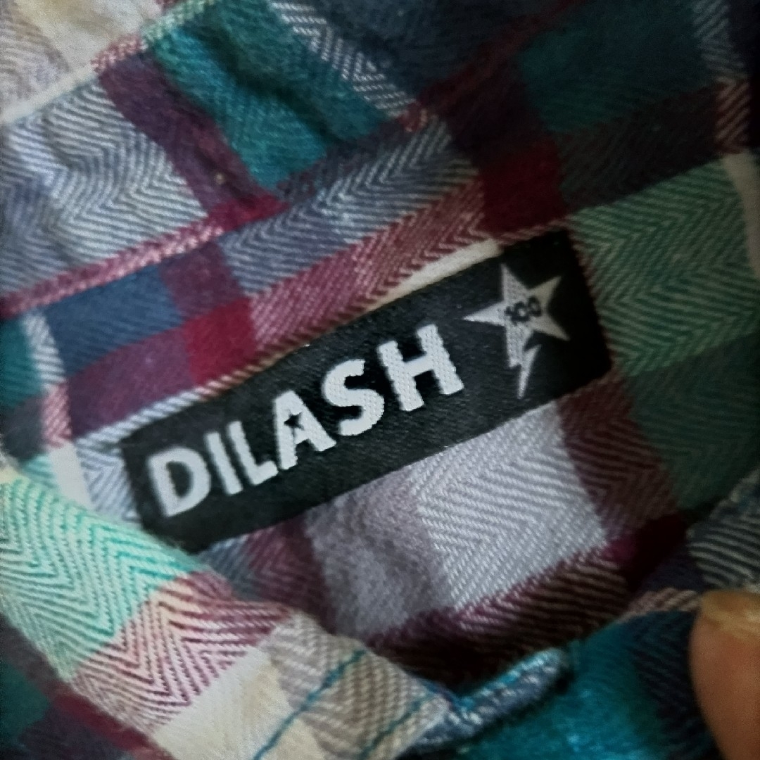 DILASH(ディラッシュ)のDILASH★チェック柄コットン半袖シャツ★100★即購入OK‼ キッズ/ベビー/マタニティのキッズ服男の子用(90cm~)(ジャケット/上着)の商品写真