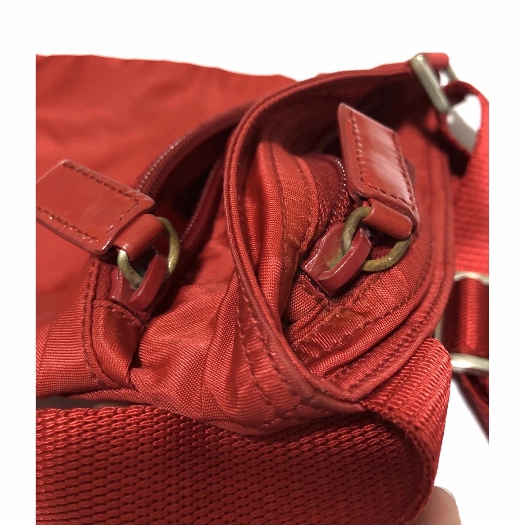 PRADA(プラダ)のPRADA   プラダ　三角ロゴプレート　　　　　ナイロン　ショルダーバッグ レディースのバッグ(ショルダーバッグ)の商品写真
