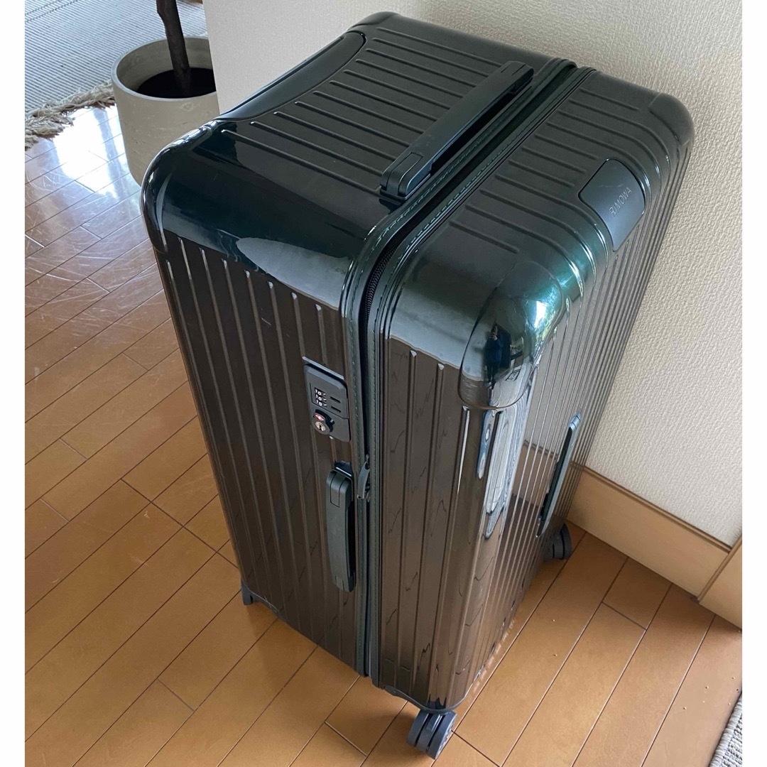 RIMOWA(リモワ)のRIMOWA リモワ スーツケース ESSENTIAL Trunk Plus メンズのバッグ(トラベルバッグ/スーツケース)の商品写真