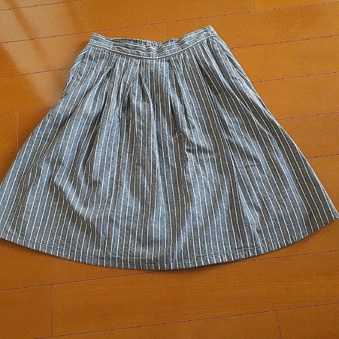 Croisiere ストライプ柄フレアスカート　M レディースのスカート(ひざ丈スカート)の商品写真