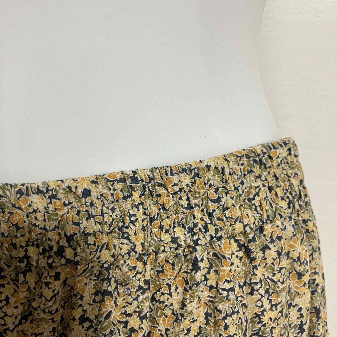 23区(ニジュウサンク)のオンワード樫山　23区　イエローフラワーロングスカート小花柄黄色ギャザースカート レディースのスカート(ロングスカート)の商品写真