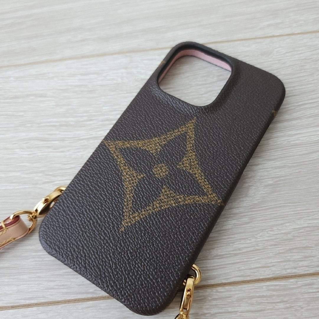 LOUIS VUITTON(ルイヴィトン)の新品同様【ルイヴィトン】iphone13 pro バンパー　ストラップ　ケース レディースのファッション小物(その他)の商品写真