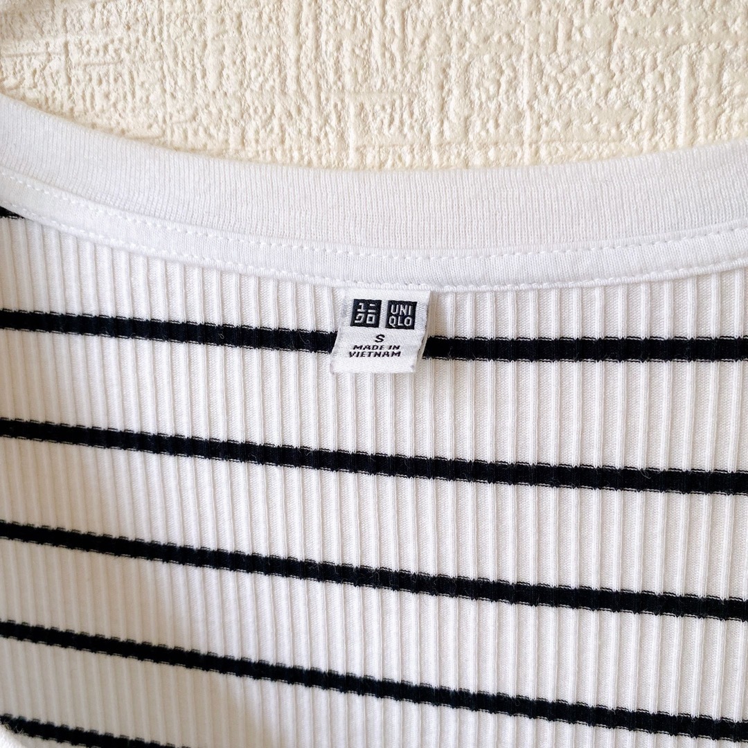 UNIQLO(ユニクロ)のUNIQLO   リブ　ボーダー　UネックT    五分袖　オフホワイト　S   レディースのトップス(Tシャツ(半袖/袖なし))の商品写真