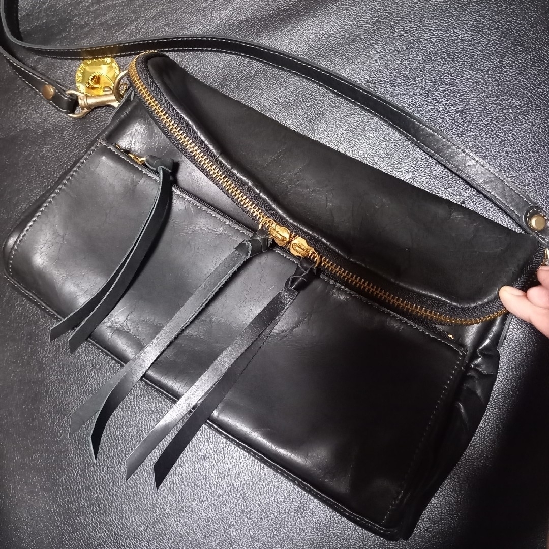 BARDOT ROSE(バルドロゼ)のバルドロゼ　本革　ショルダーバッグ　黒 レディースのバッグ(ショルダーバッグ)の商品写真