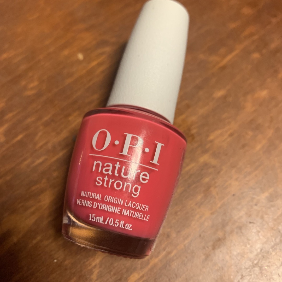 OPI(オーピーアイ)のOPI ネイチャーストロングネイルラッカー　033 コスメ/美容のネイル(マニキュア)の商品写真