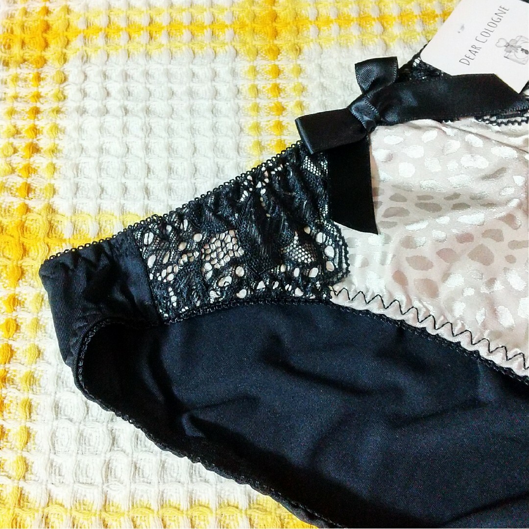 ディアコロン♡レディースショーツ レディース ショーツ パンツ Lサイズ 黒 白 レディースの下着/アンダーウェア(ショーツ)の商品写真