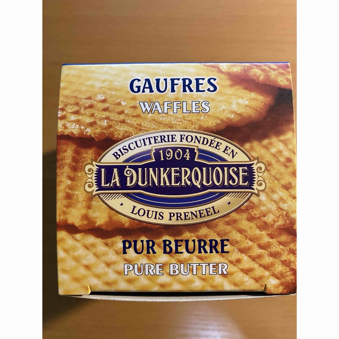 【入手困難】フランス菓子　LA DUNKERQUOISE ワッフル　ピュアバター 食品/飲料/酒の食品(菓子/デザート)の商品写真