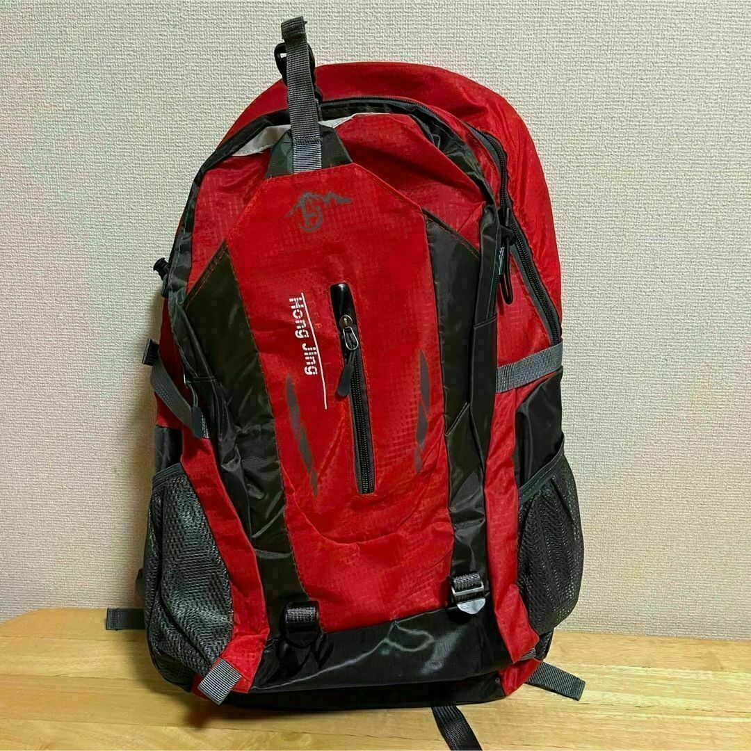 新品・未使用 登山リュック 大容量 リュックサック アウトドア 40Lレッド メンズのバッグ(バッグパック/リュック)の商品写真