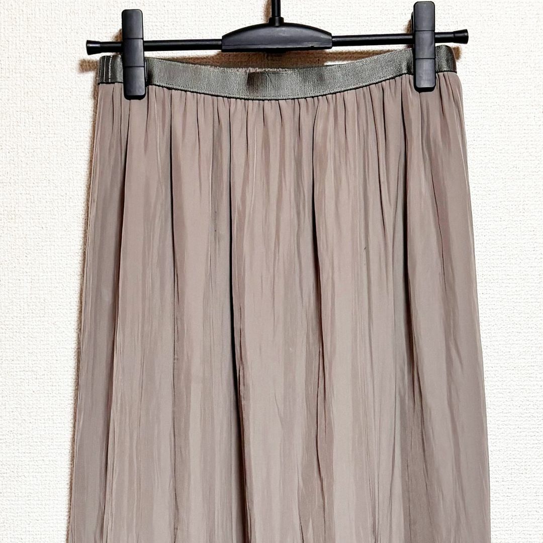 IENA(イエナ)のIENA　ロングスカート　フレア　グレー レディースのスカート(ロングスカート)の商品写真