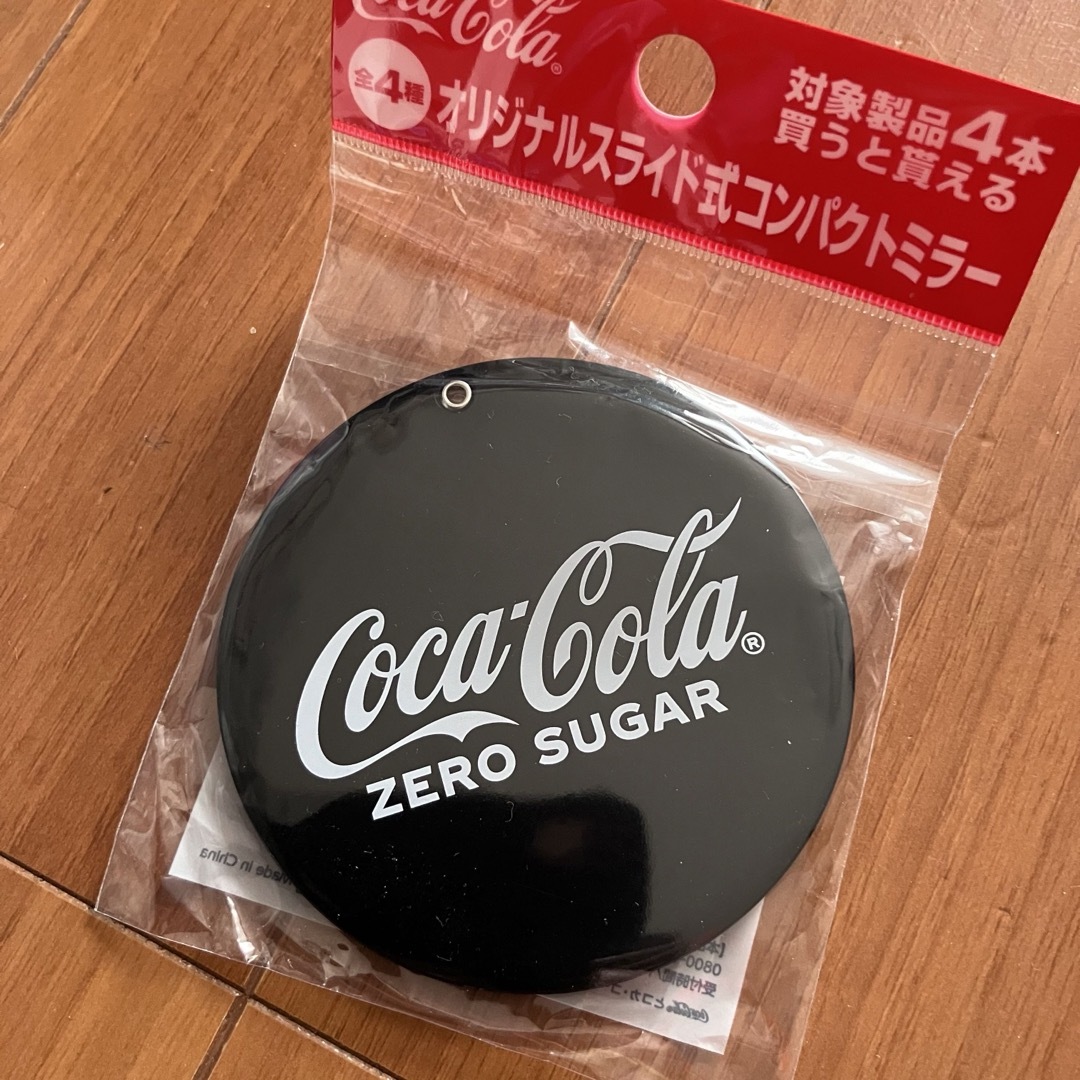 オリジナルスライド式コンパクトミラー　鏡　コカコーラ　Coca Cola レディースのファッション小物(ミラー)の商品写真