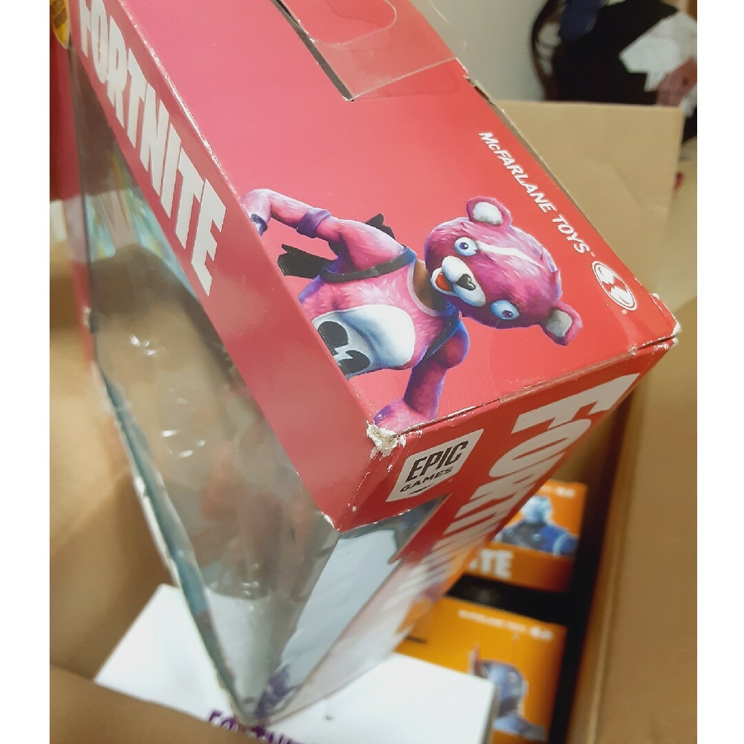 Hot Toys(ホットトイズ)の未使用　FORTNITE　ピンクのクマちゃん　７インチフィギュア　ピンクマ エンタメ/ホビーのフィギュア(ゲームキャラクター)の商品写真
